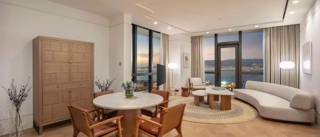 حیات ریجنسی ازمیر ایستینه پارک